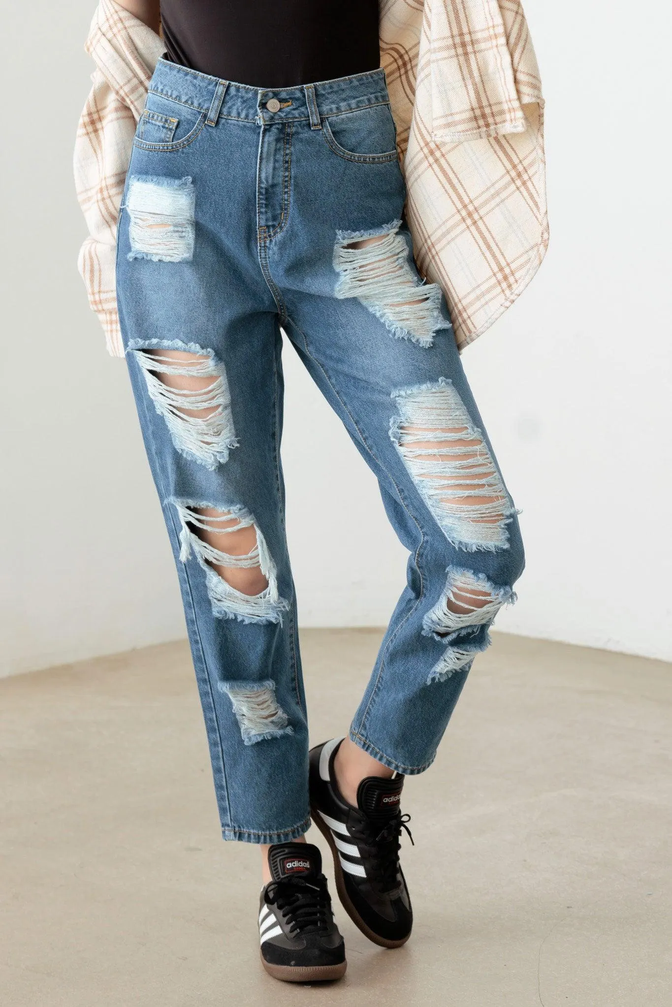 Destroyed High Waist Mom Style Fit Jeans