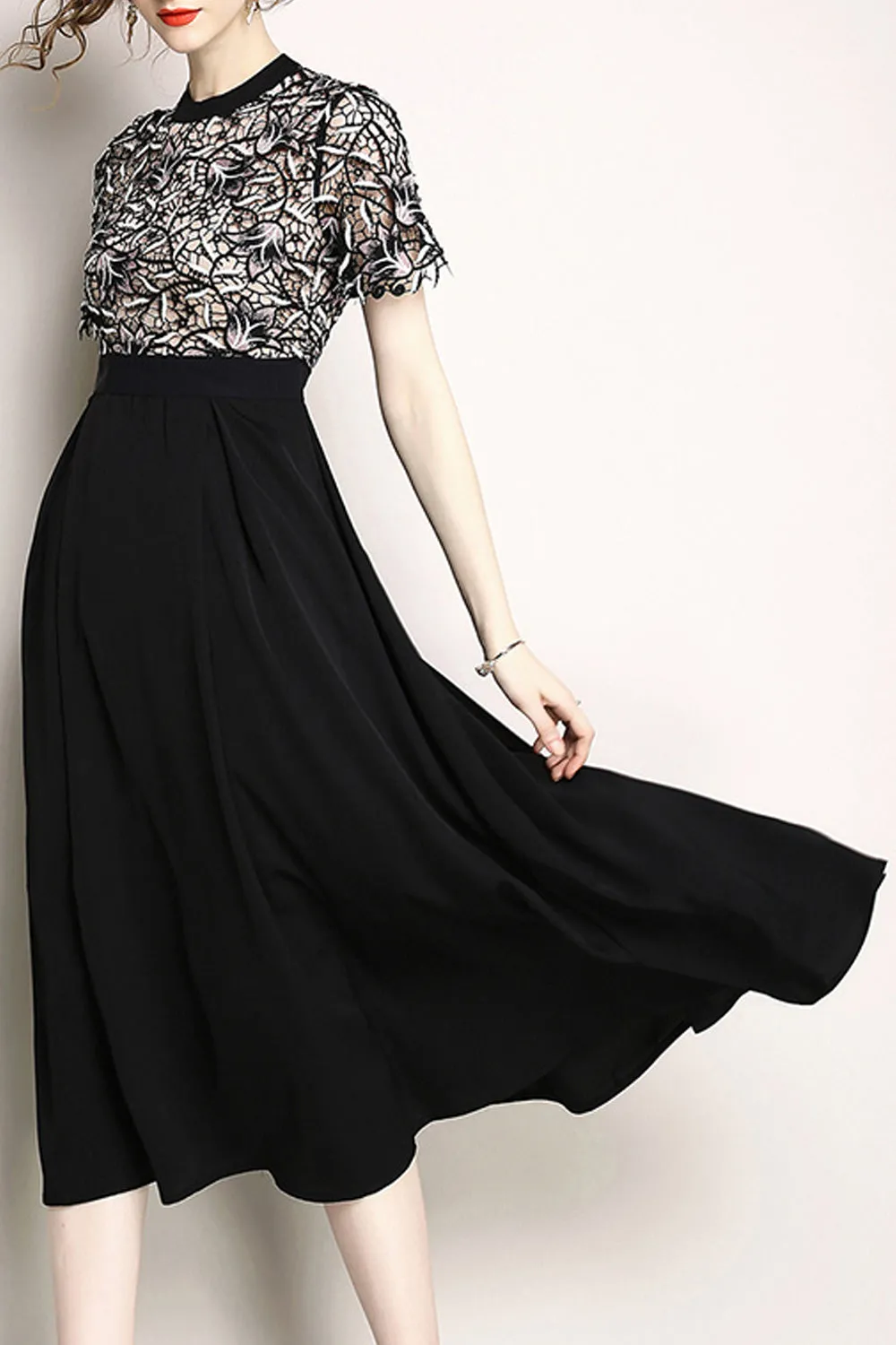 Women Short Sleeve Mid Length Solid Color Skirt Round Neck Convenient Lace Embroidery Dress - C6922ZWD